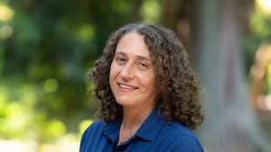 Prof. Sara Shneiderman Recognized for Excellence in Mentoring